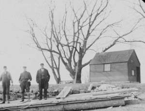 The Ferry-house and ferrymen in 1908, connected with the Sailors Snug Harbor at Germantown.