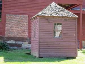 colonial outhouses 4