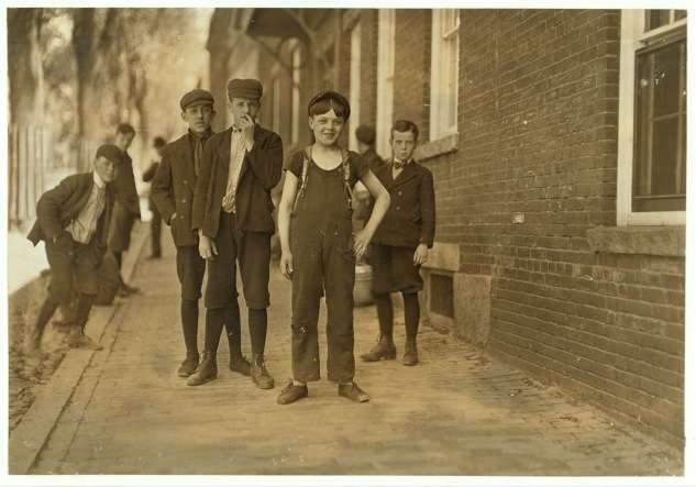 Young millworkers from Manchester's Little Canada, 1909. Photo by Lewis Wickes Hine, courtesy Library of Congress. 