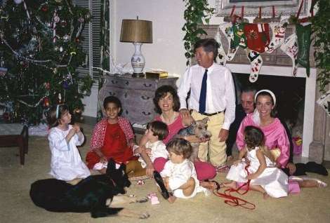kennedy-family-christmas-1962
