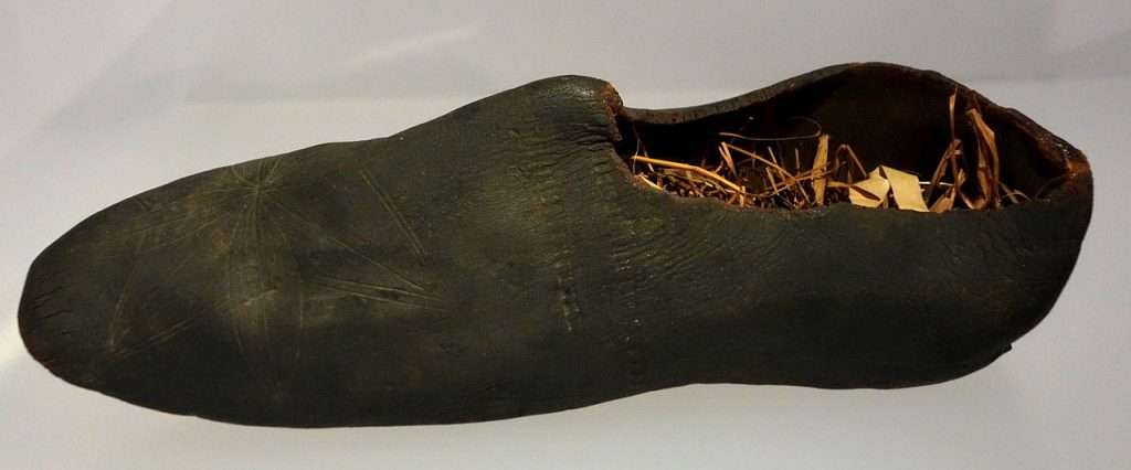 rubber-overshoe-brazil-1830s