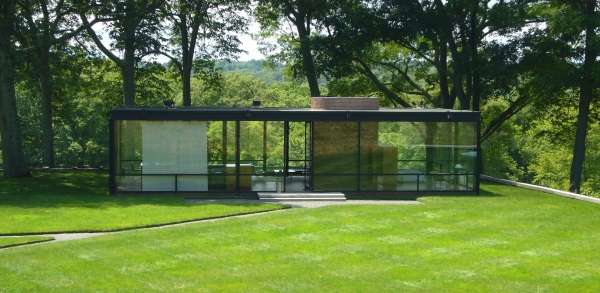 wealthiest-towns-glass-house